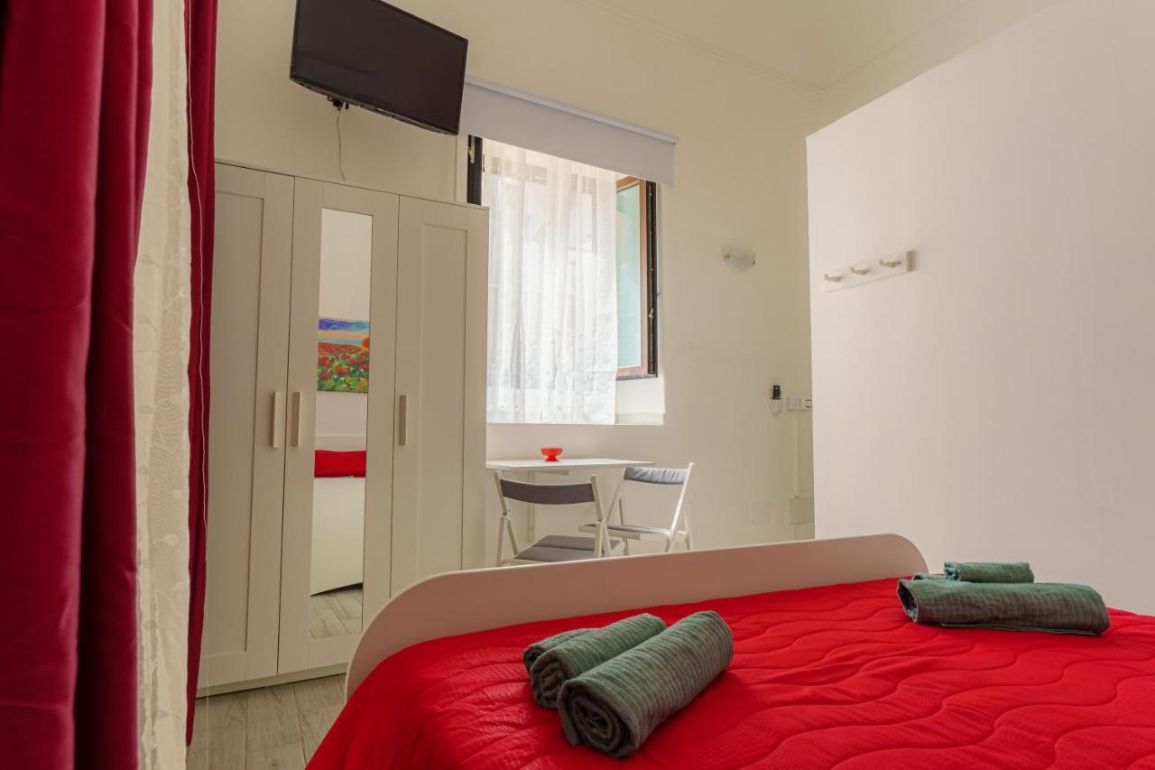 Casta Diva Holiday Rooms 卡塔尼亚 外观 照片